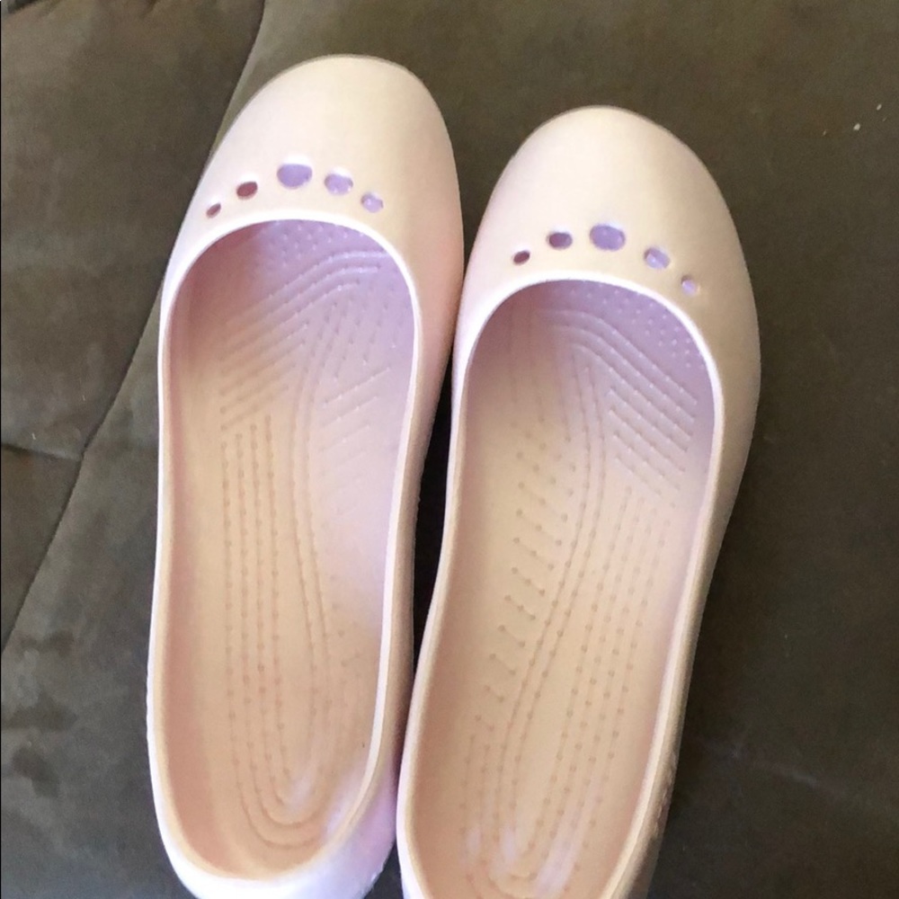 Crocs baby pink flats